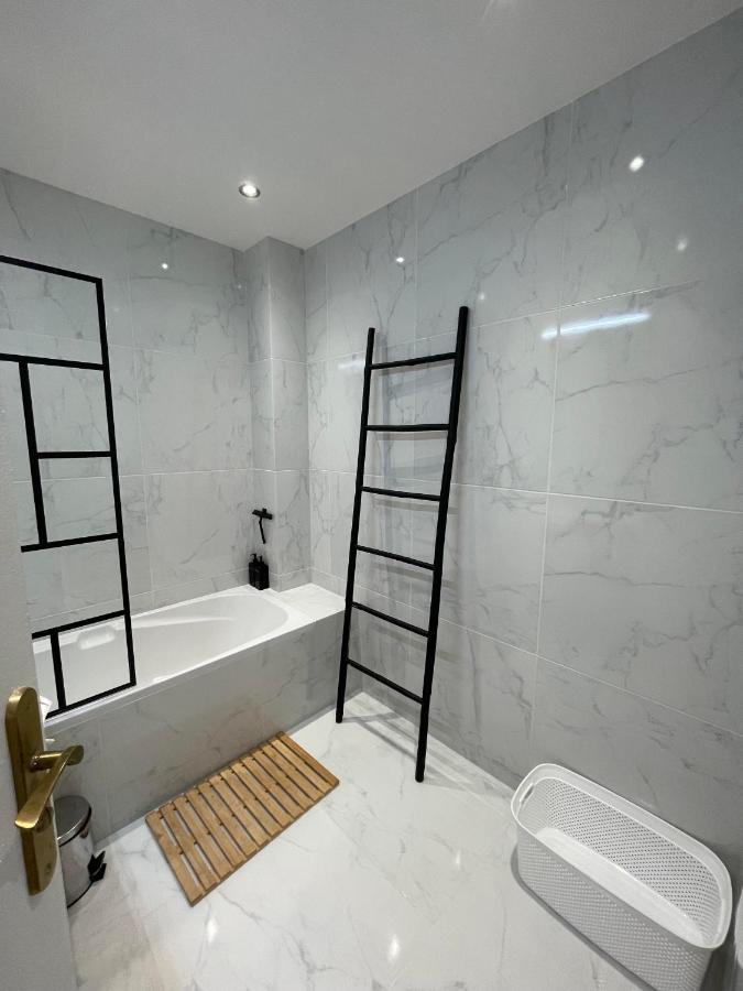 Comfortable Apartment With Parking - Antibes Riviera Exterior photo